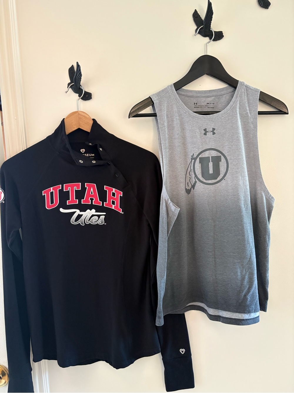 Utah Utes Shirt Set, Black Turtleneck and Ombré Grey Muscle Tank